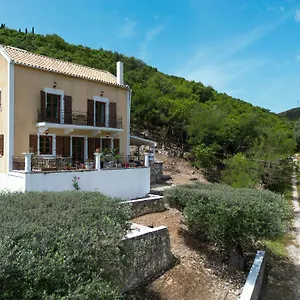  Villa Fioroula's