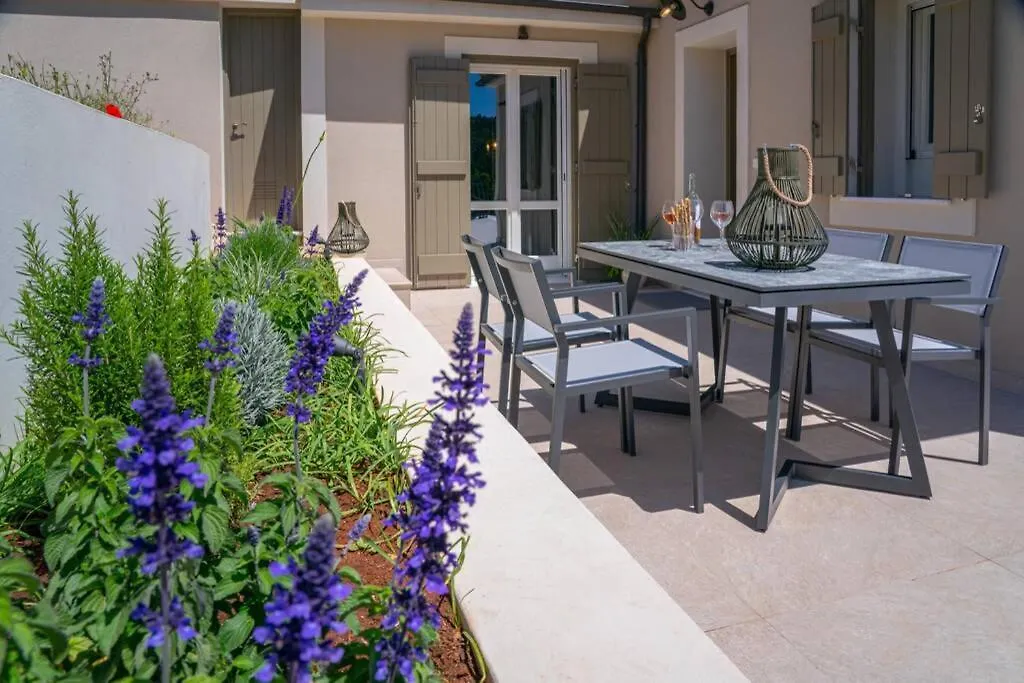 Luxury Seafront Villa Liberty With Pool In Fiskardo Greece