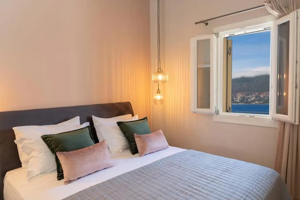 Luxury Seafront Villa Liberty With Pool In Fiskardo